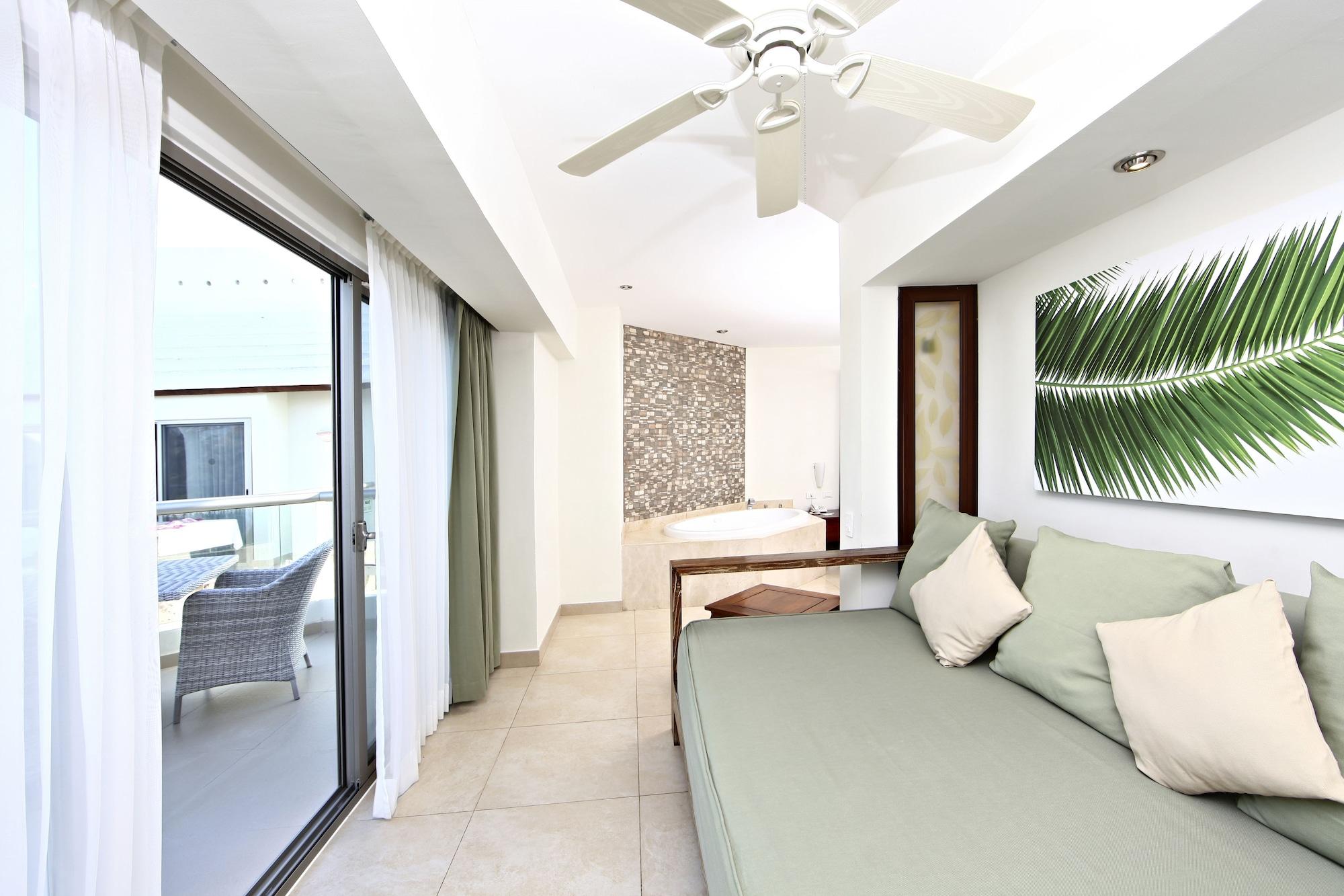 Sandos Caracol Eco Playa del Carmen
